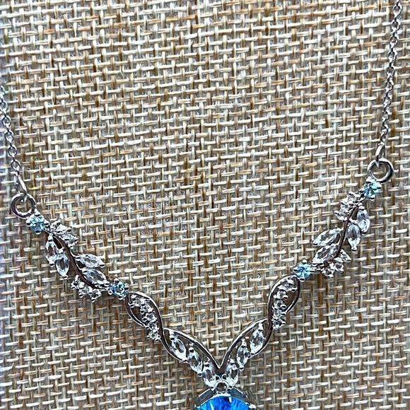 Swiss Blue Solitaire White Topaz Necklace Sterling Silver 925  NWT - Picture 5 of 8